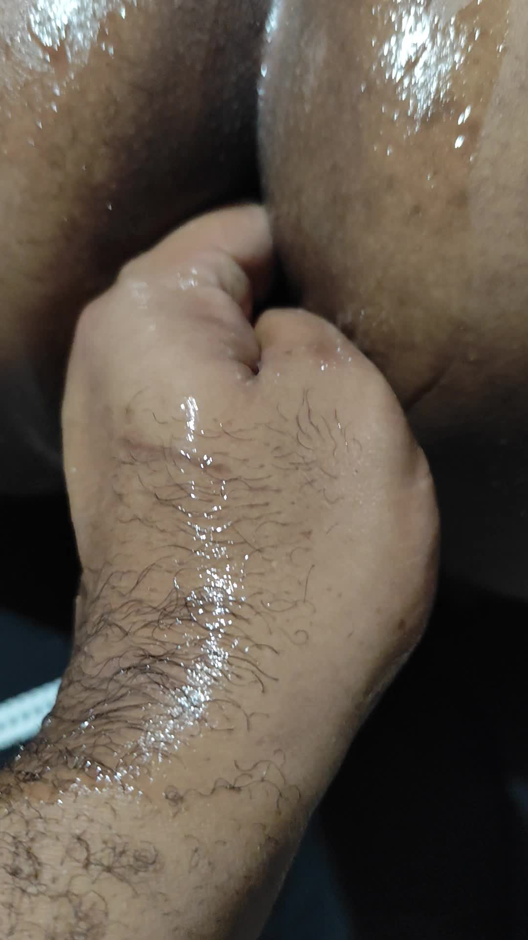 Sexo anal lubrificado e prazer intenso