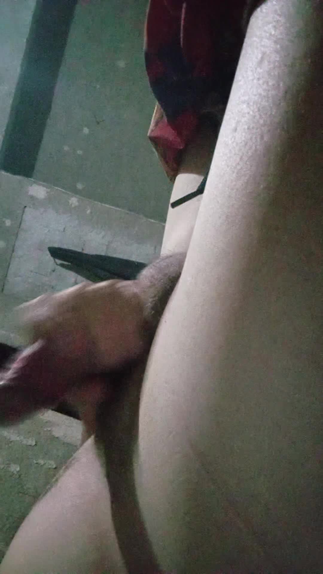 Masturbação e gozo com Celio028