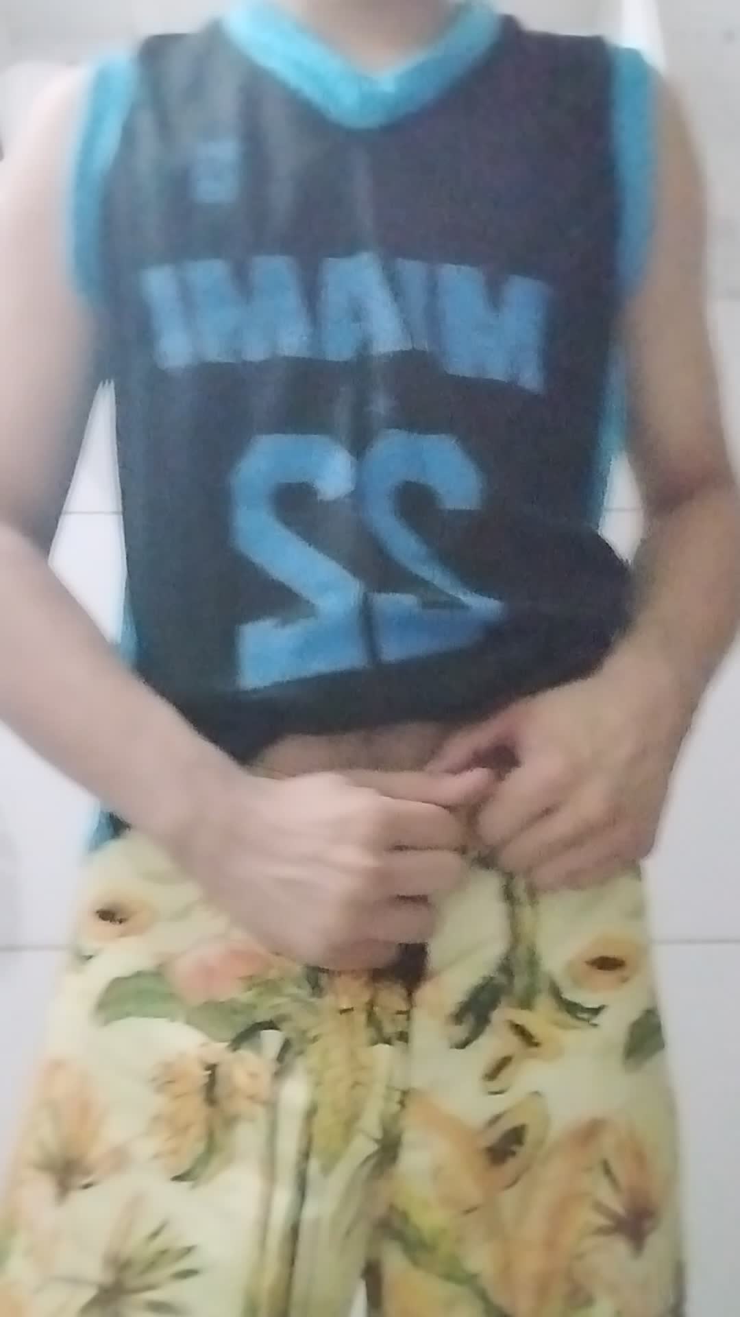 Masturbação sensual e pênis em close