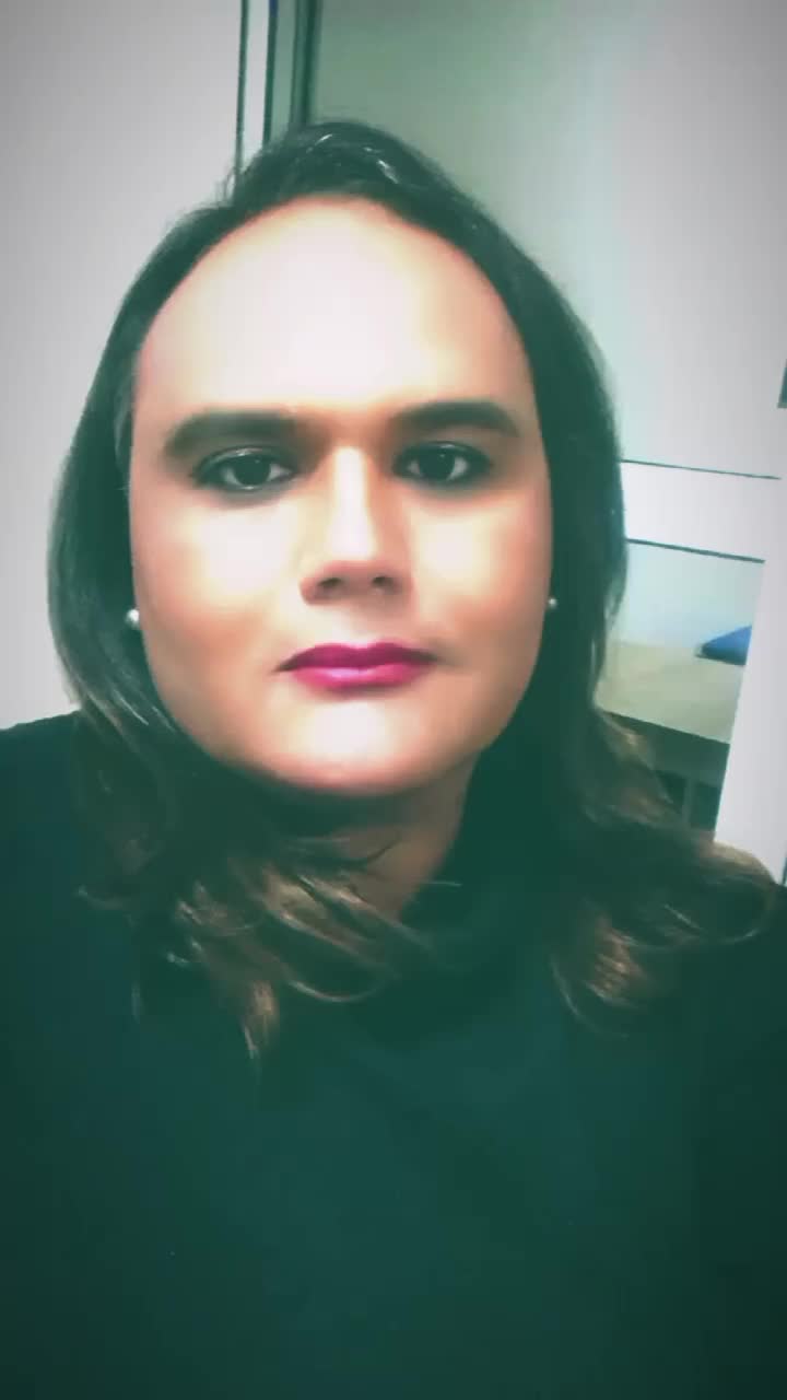 Fernanda1709 vídeo caseiro com maquiagem e batom