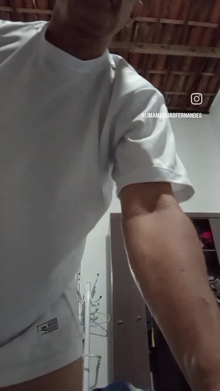 Bunda gostosa exibida com muito charme