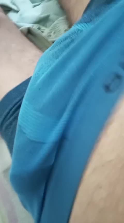 Masturbação sensual com close na glande