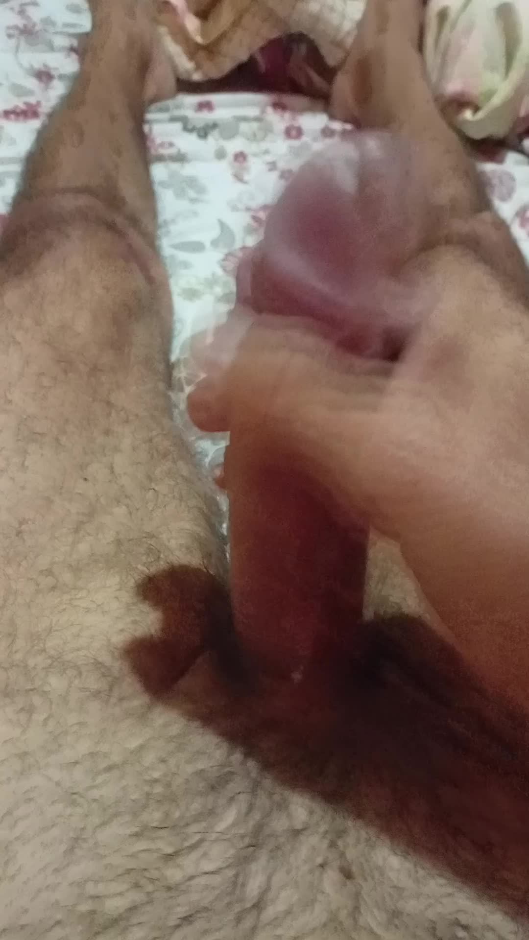 Masturbação masculina em close-up sensual