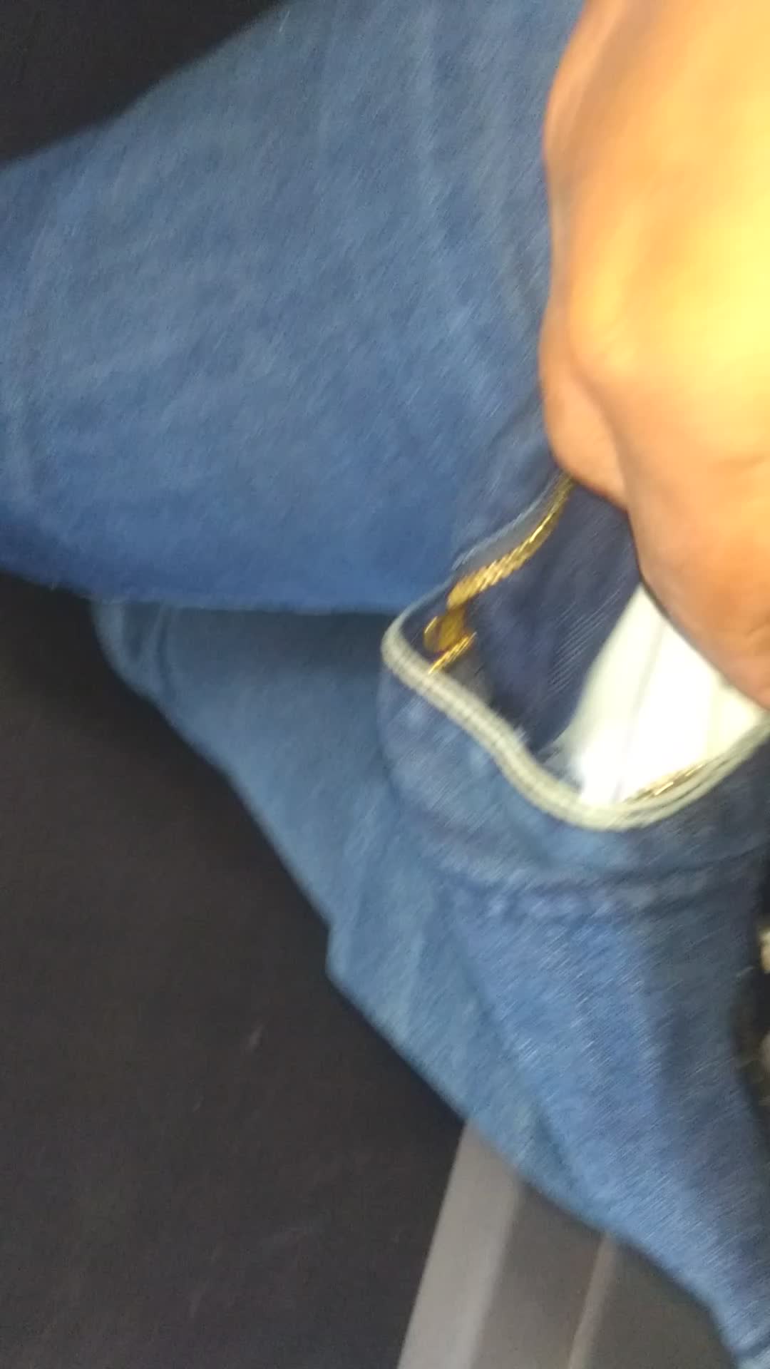Masturbação e exibicionismo no transporte público