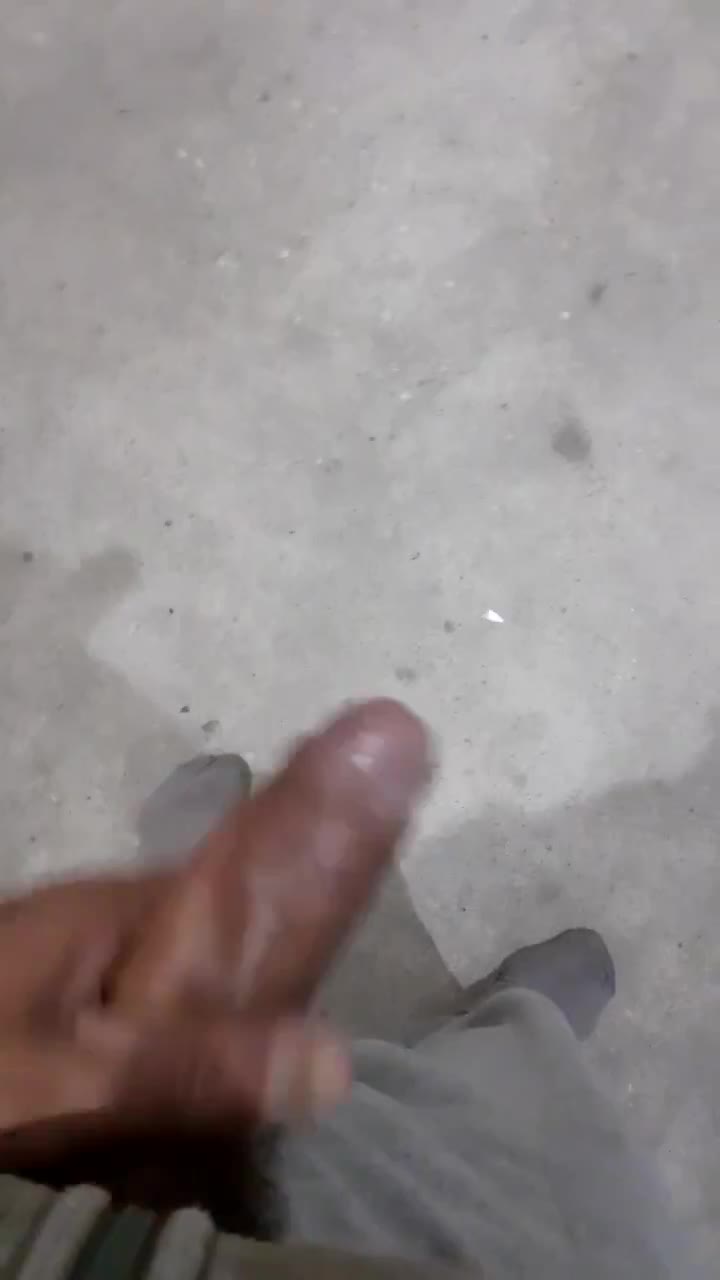 Vídeo sensual com pênis e masturbação