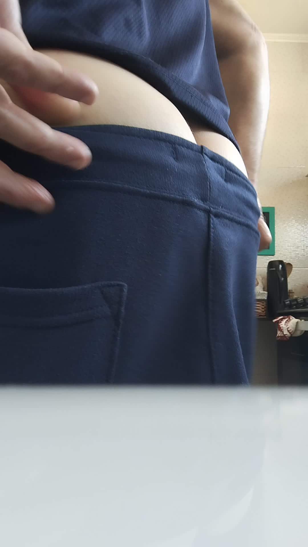 Exibicionismo e bunda em cena picante de Bundabr