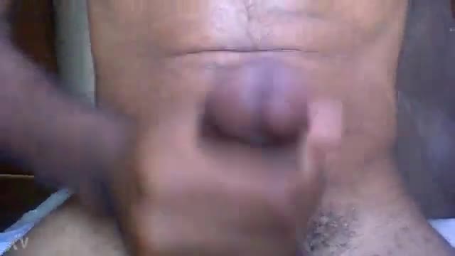 Masturbação solo masculino com pau grande e ejaculação