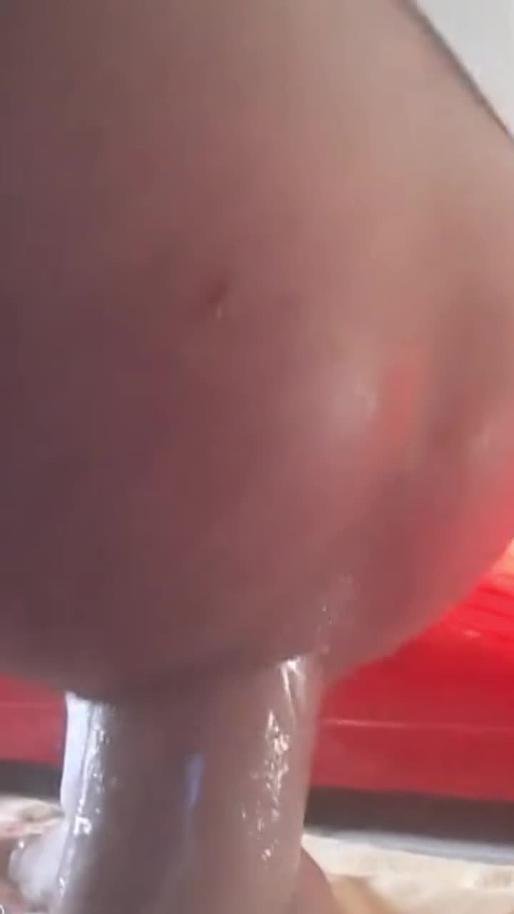 Cena sensual com gemidos e prazer anal
