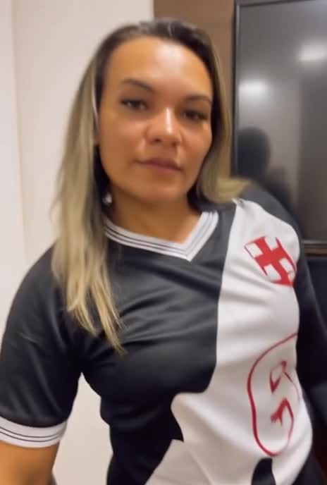 Seios sensuais com tapa-mamilos