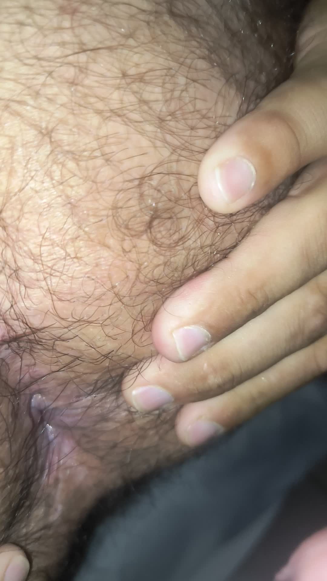 Cena sensual com fetiches anal e penetração