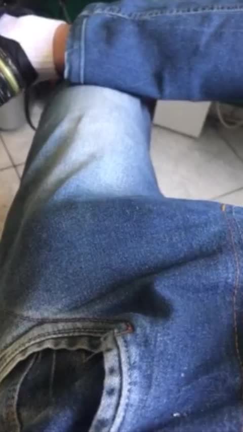 Masturbação intensa e close-up de homem gostoso