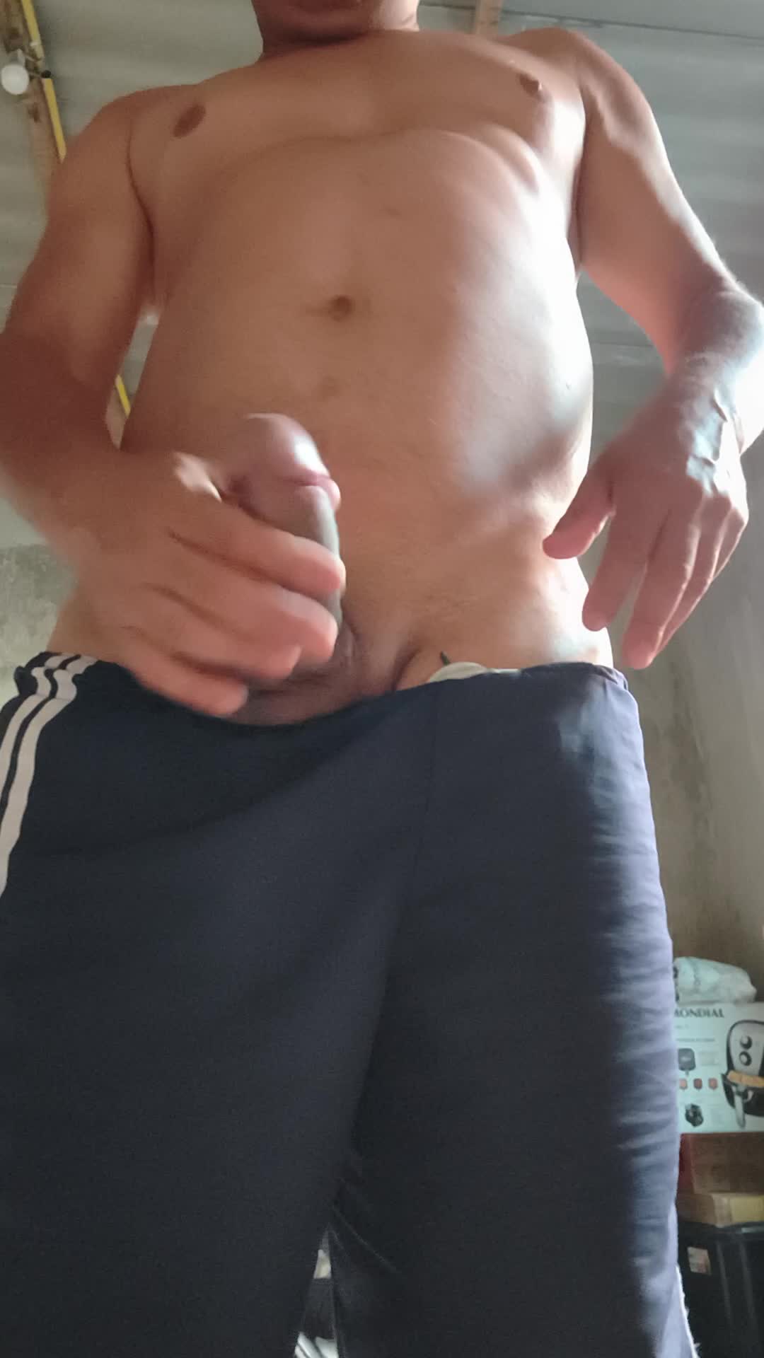 Masturbação sensual e explícita