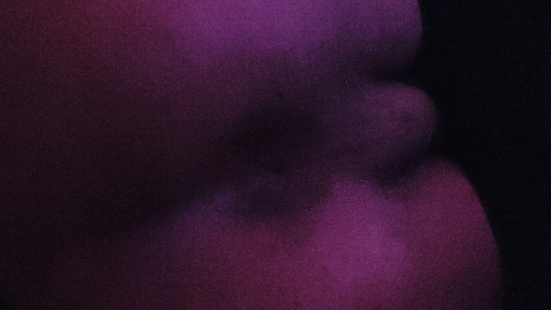 Solo masculino, voyeurismo e close-up provocantes