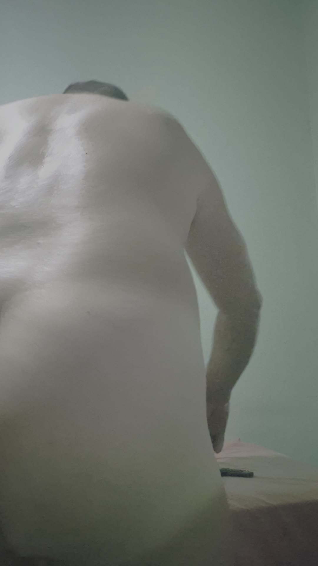 Exibicionismo e bunda em destaque