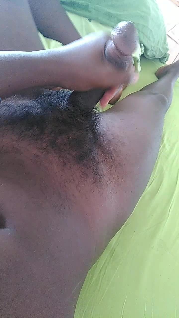 Peludo exibindo masturbação e punheta