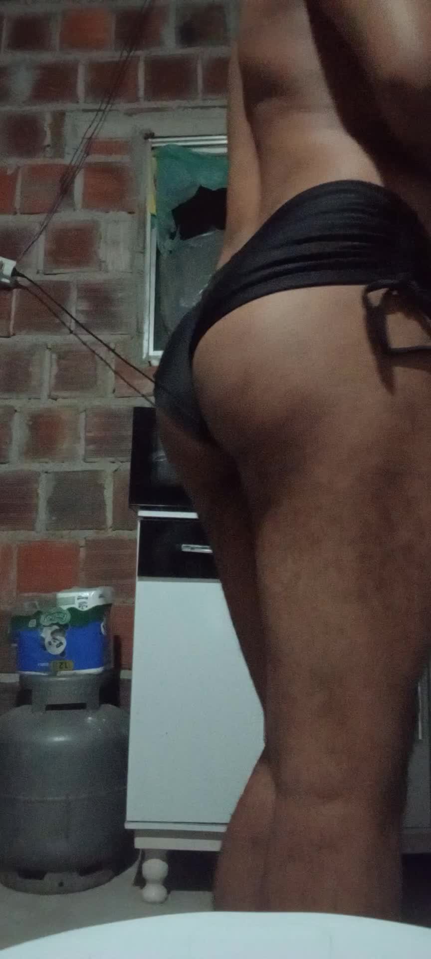 Masturbação sensual e corpo em destaque