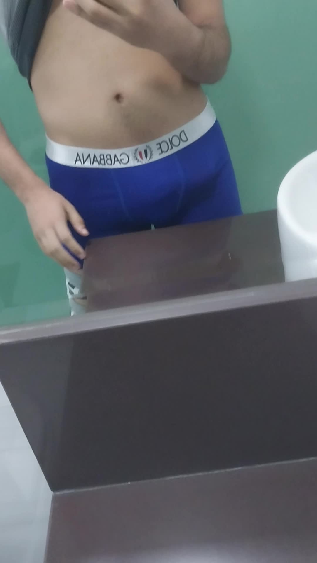 Exibicionismo, solo masculino, masturbação