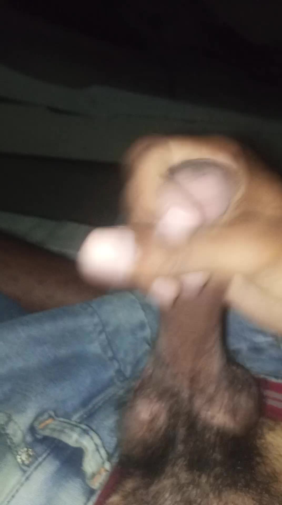 Masturbação intensa e gozo com foco no prazer masculino