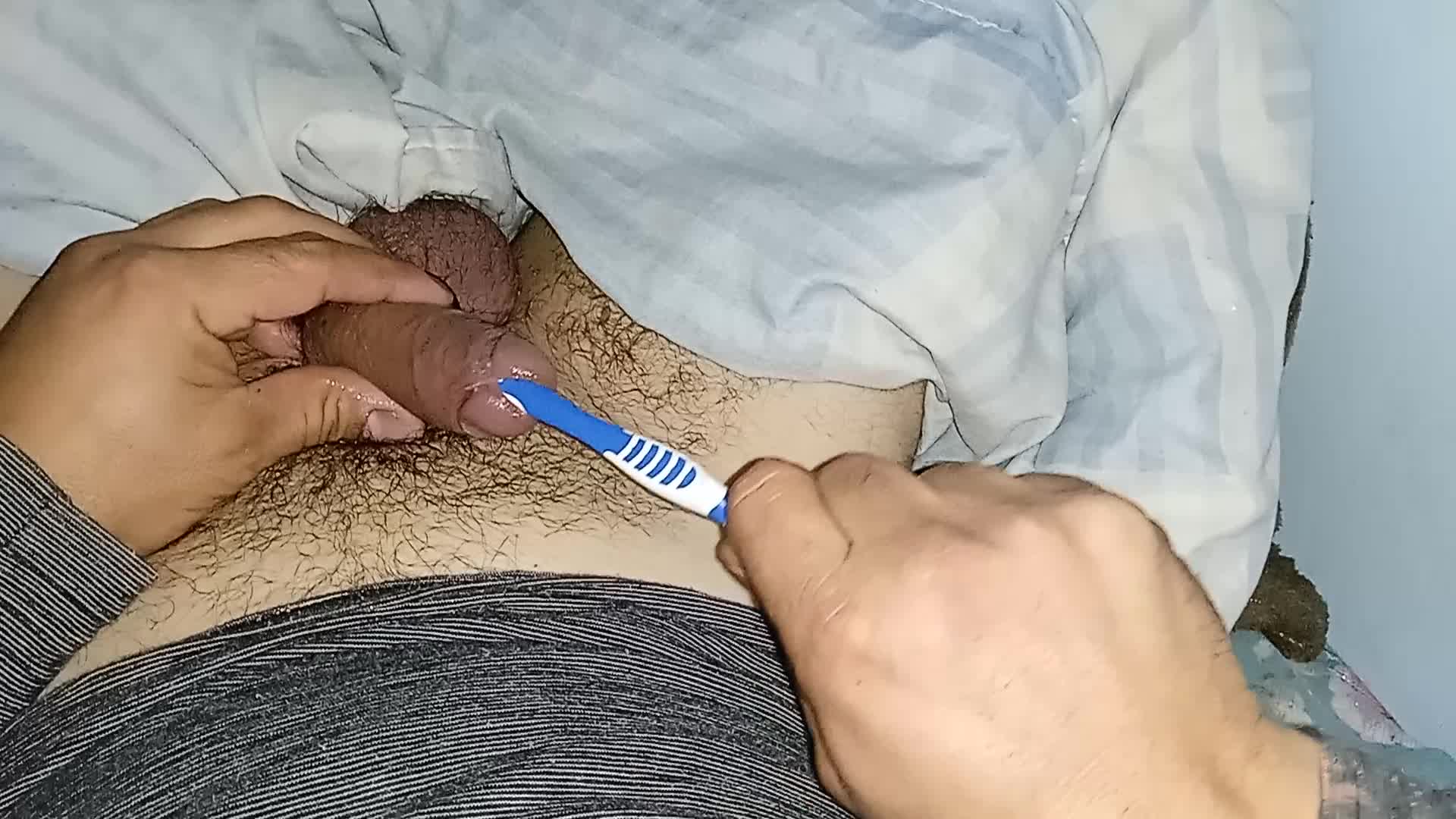 Masturbação com escova de dente, fetiche intenso