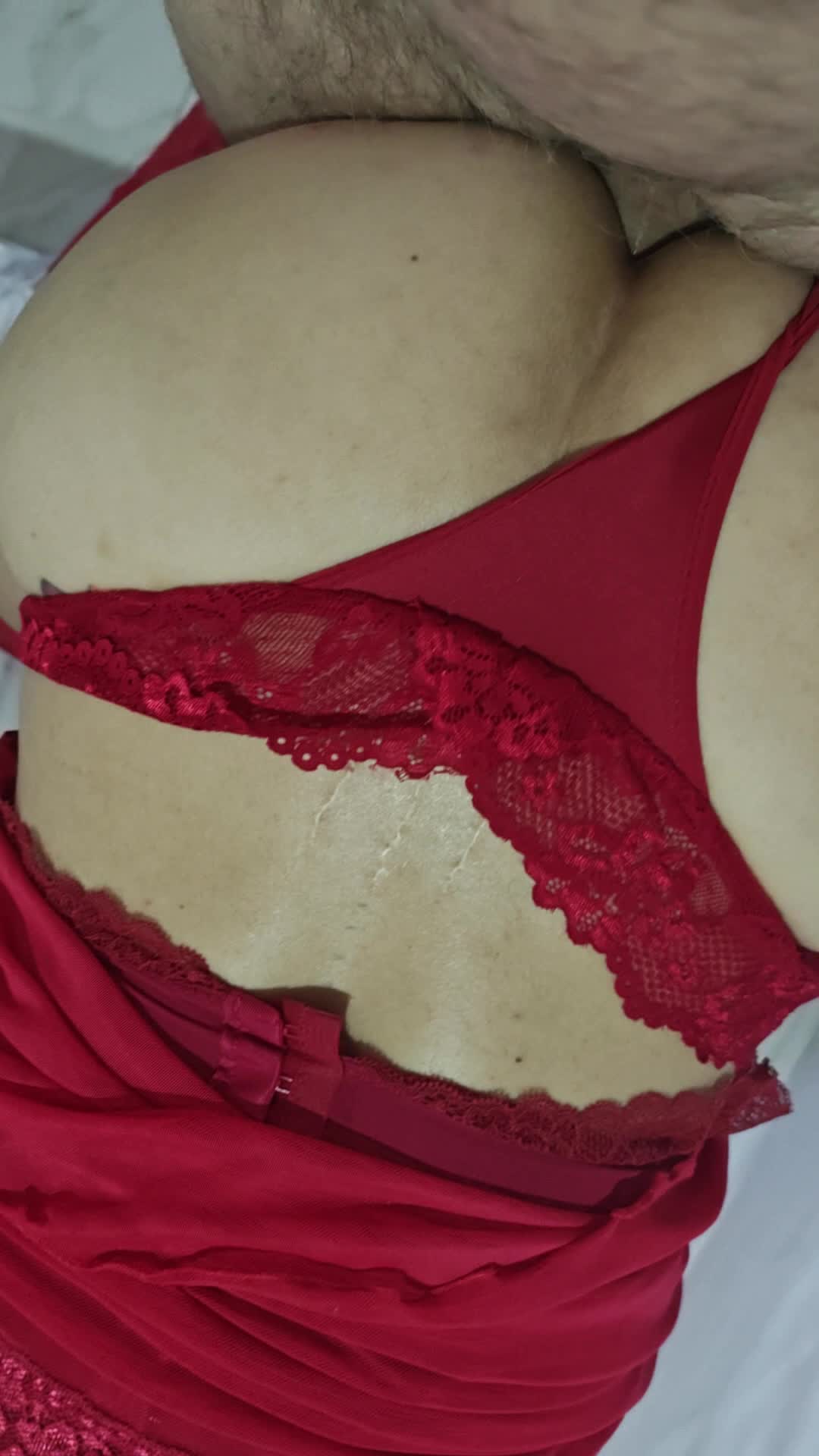 Sensualidade com nádegas e lingerie vermelha