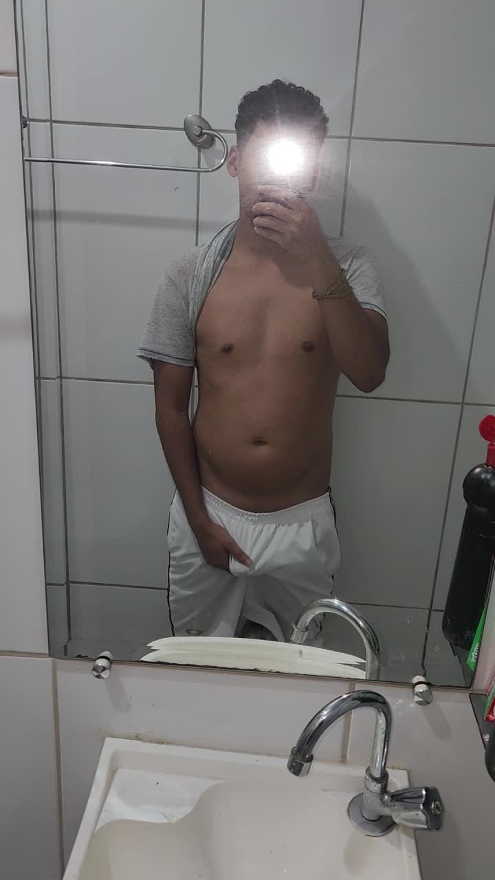 Exhibitionism, voyeurismo, pinto e masturbação
