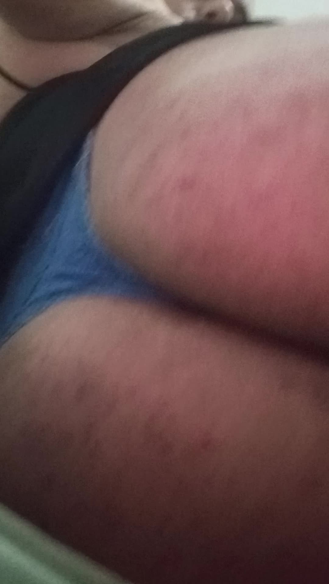Bunda, mamilos e toques sensuais