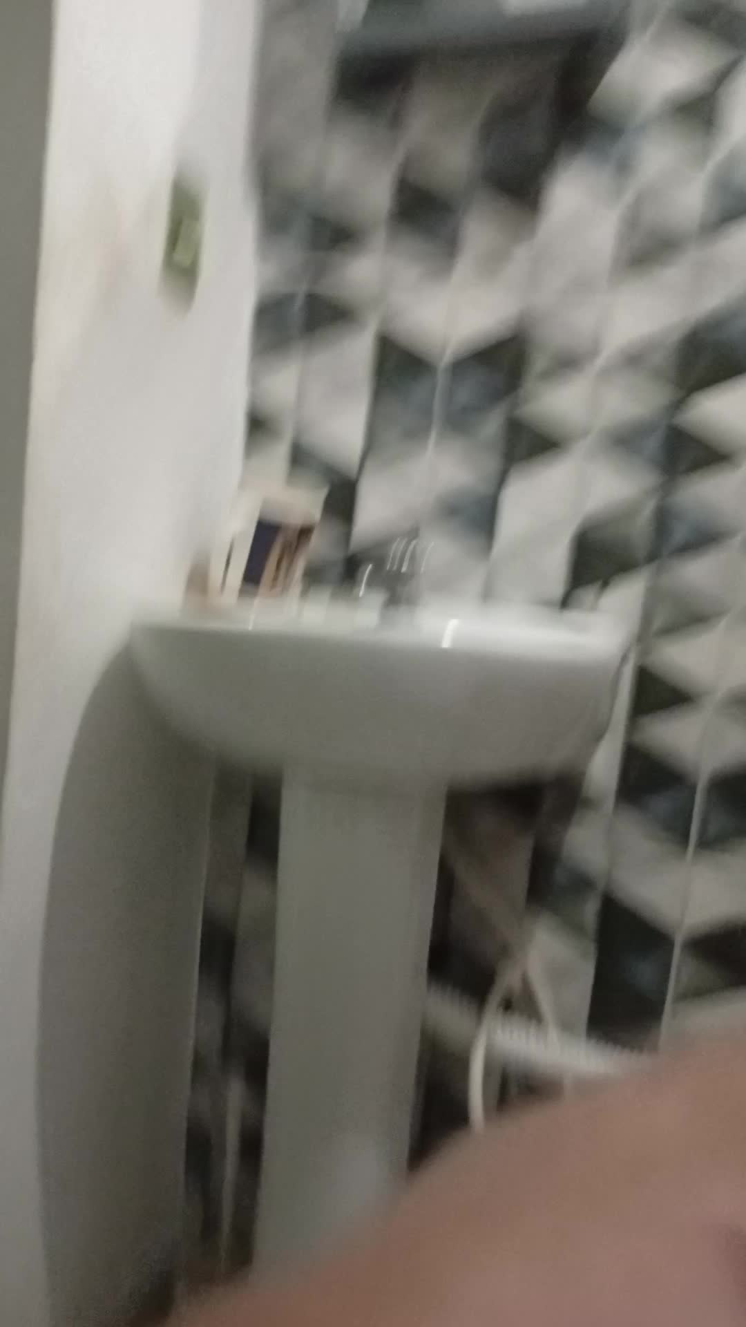 Bunda molhada e banho sensual