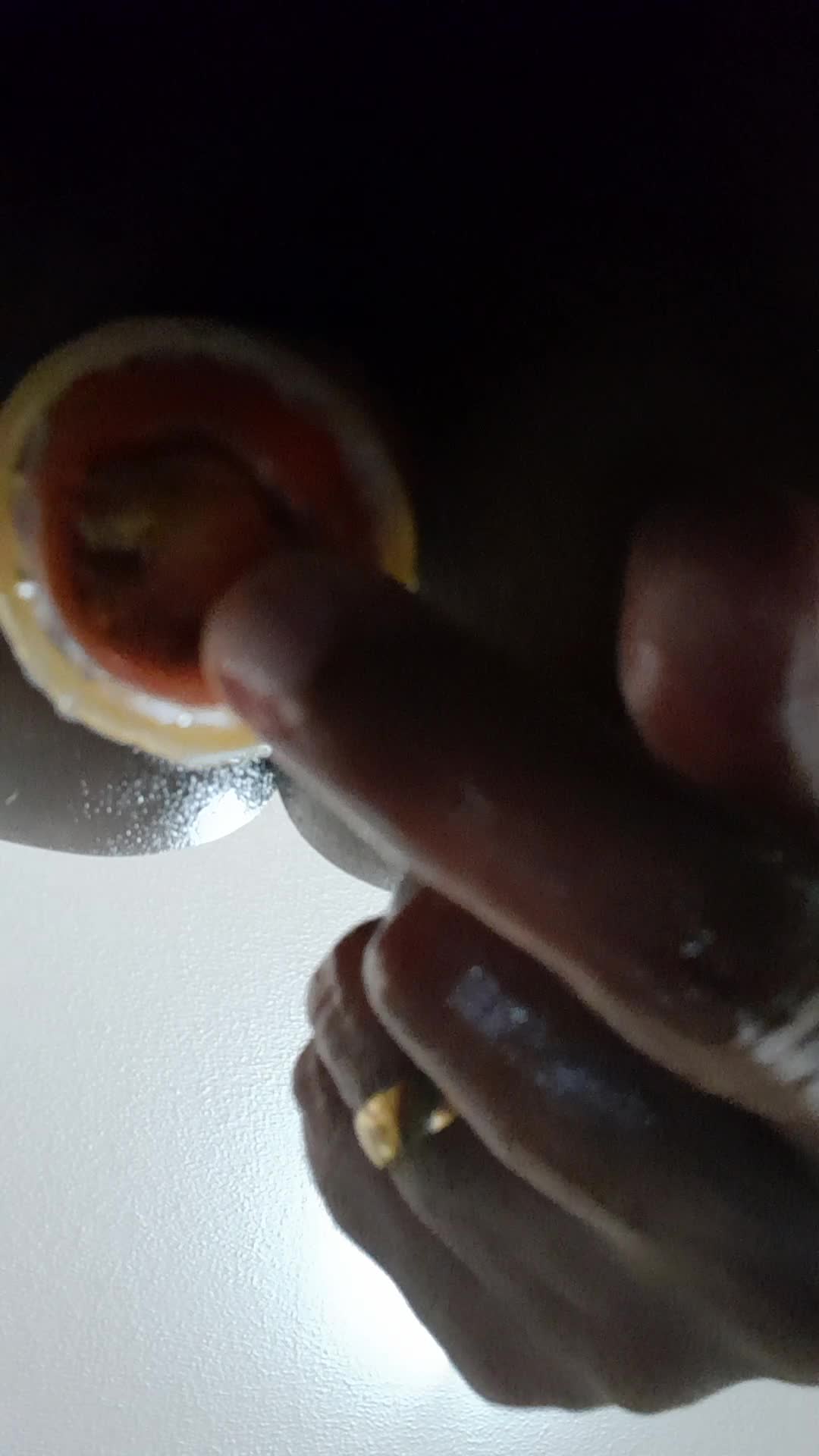 Prazer anal com camisinha