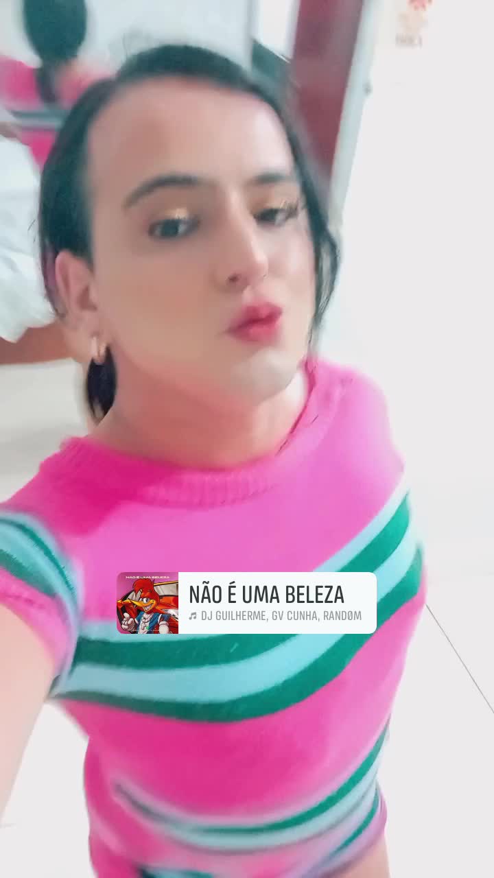 amigas dançando e se divertindo