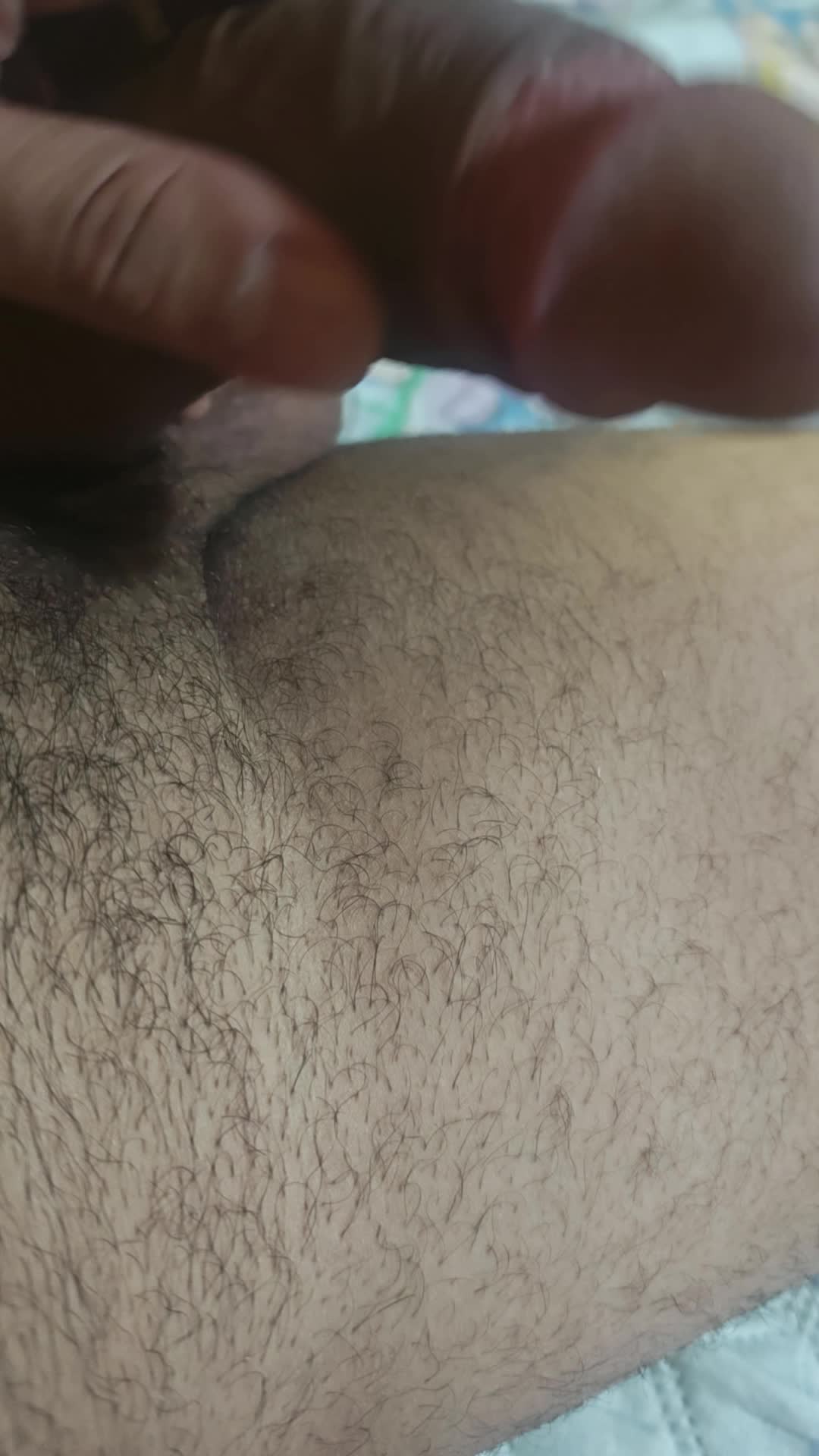 Masturbação e ereção em destaque no Disponível