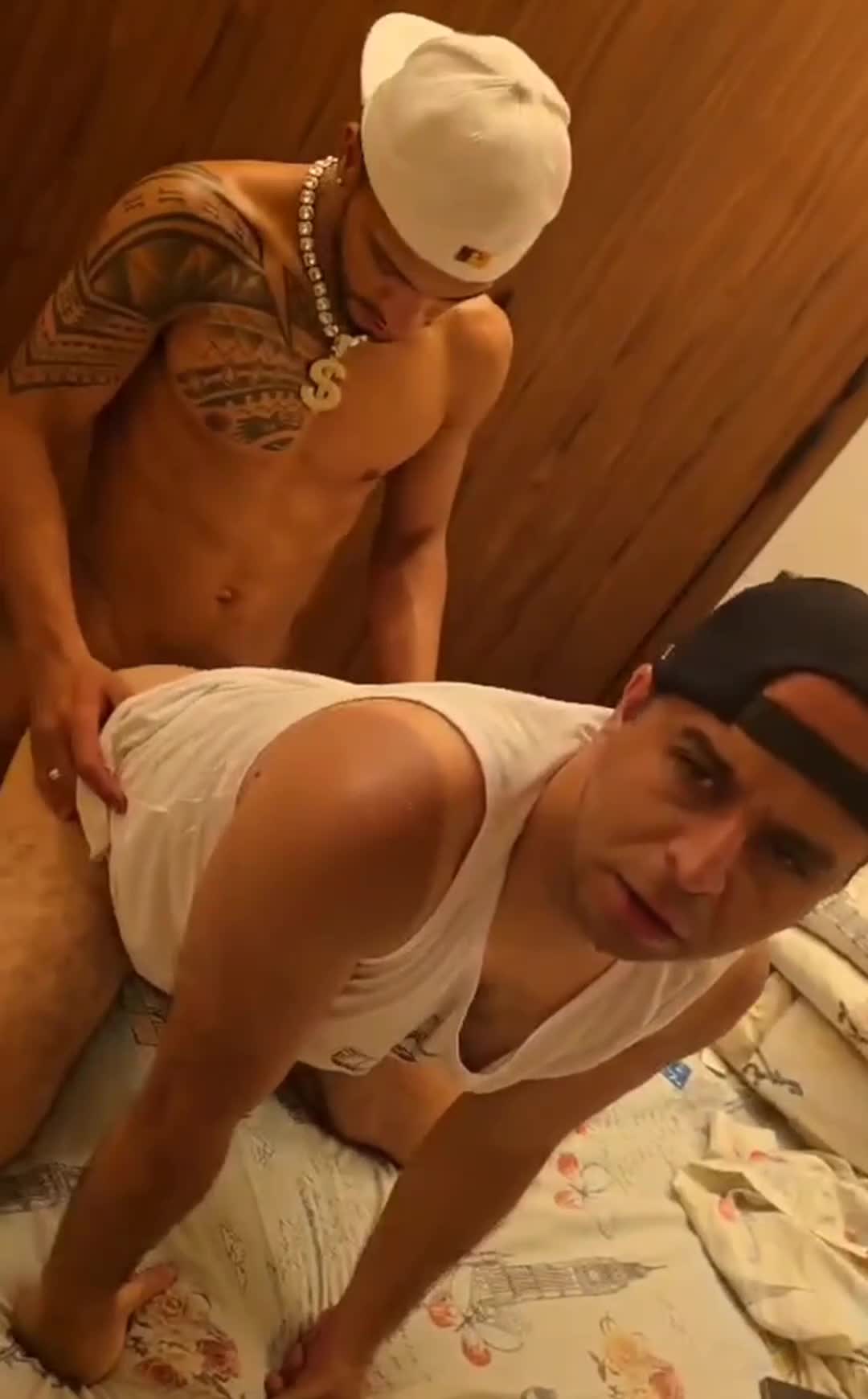 sexo anal, gemidos, tatuagem