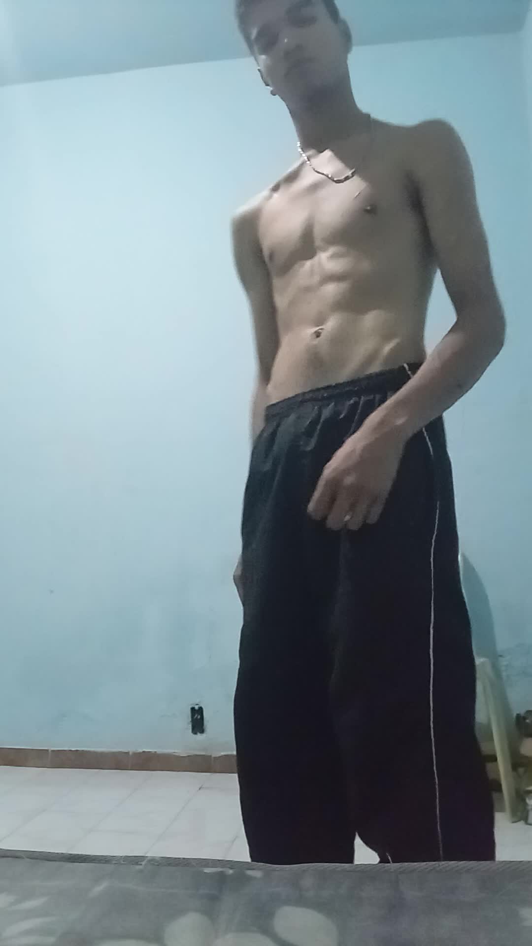 Masturbação, pênis e pelo em cena sensual