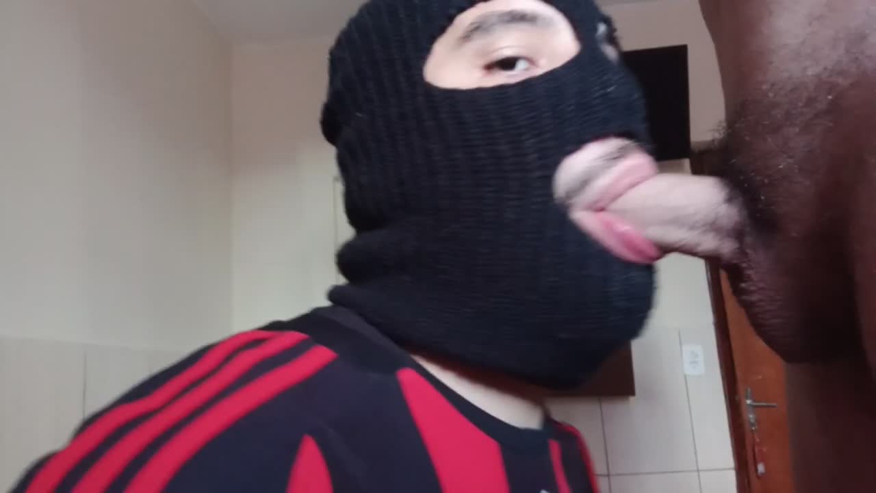 Máscara e boquete fetiches