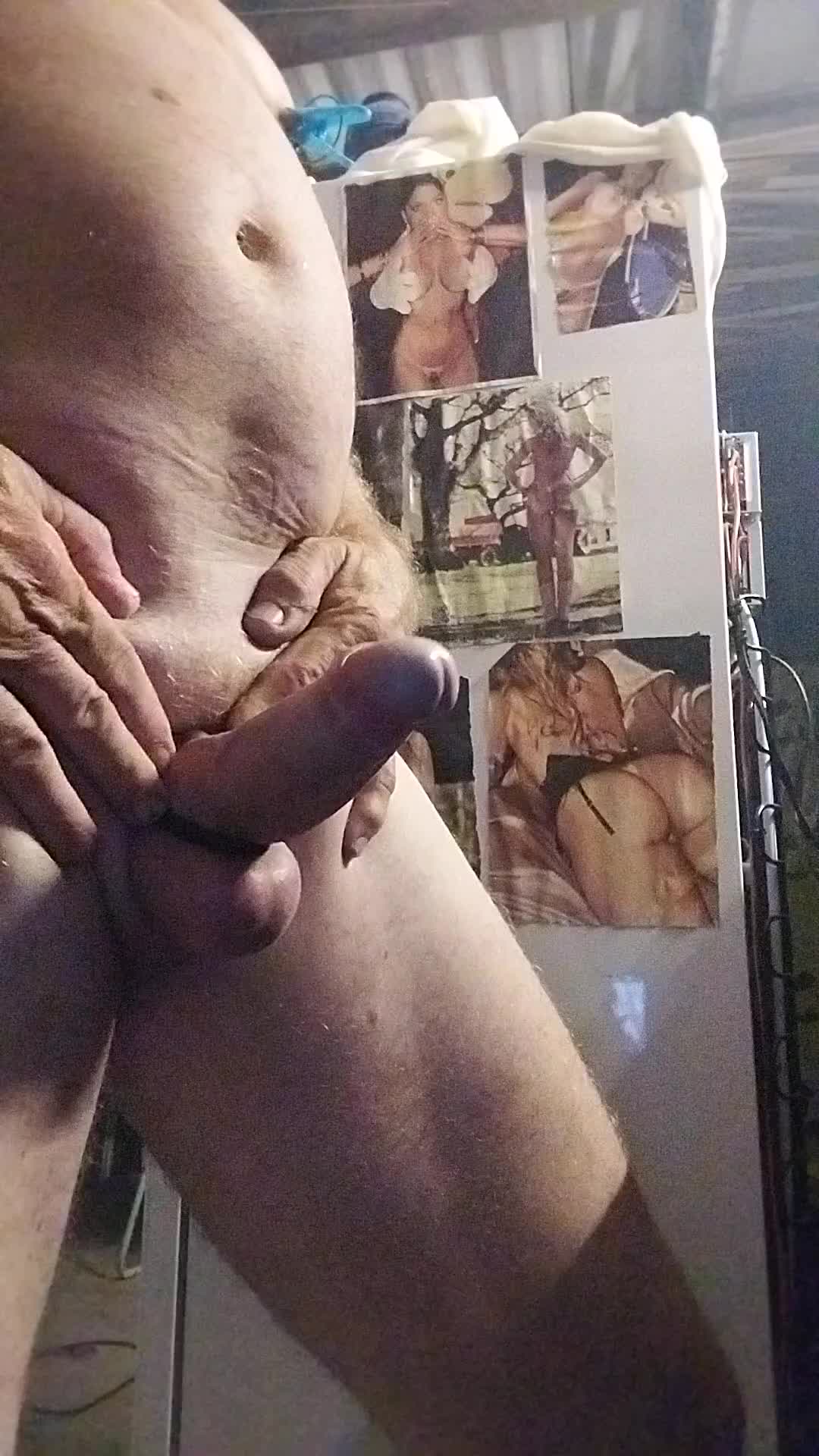 Masturbação com anel peniano e orgasmo intenso