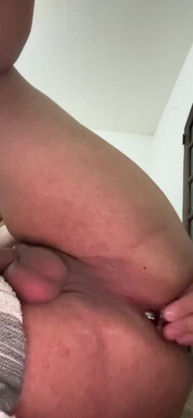 Prazer anal com plug de coração, fetiches anal e plug