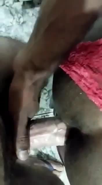 Magringuloso masturbando com ejaculação