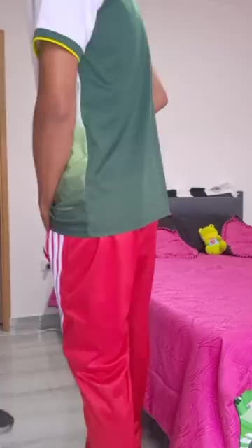 Cena sensual com fetiches anal e sexo oral