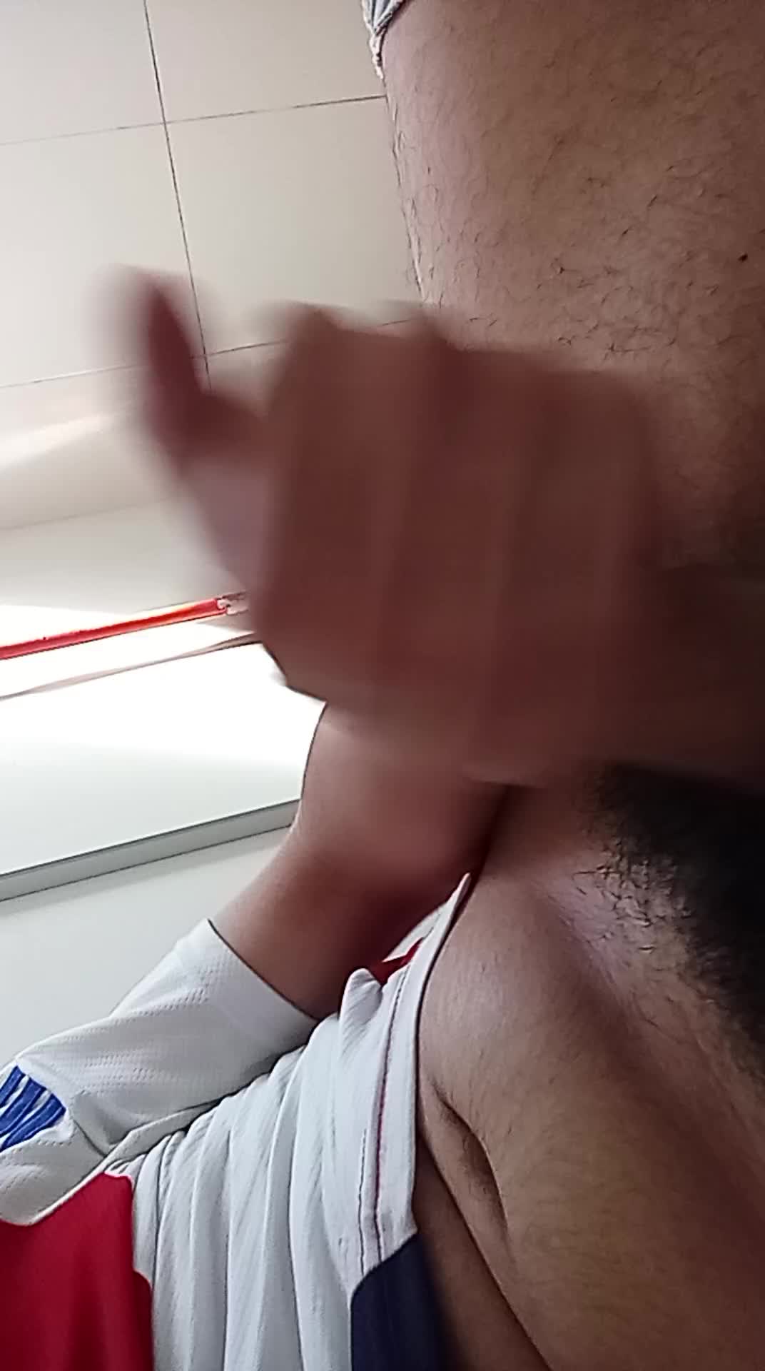 Masturbação e exibicionismo provocante