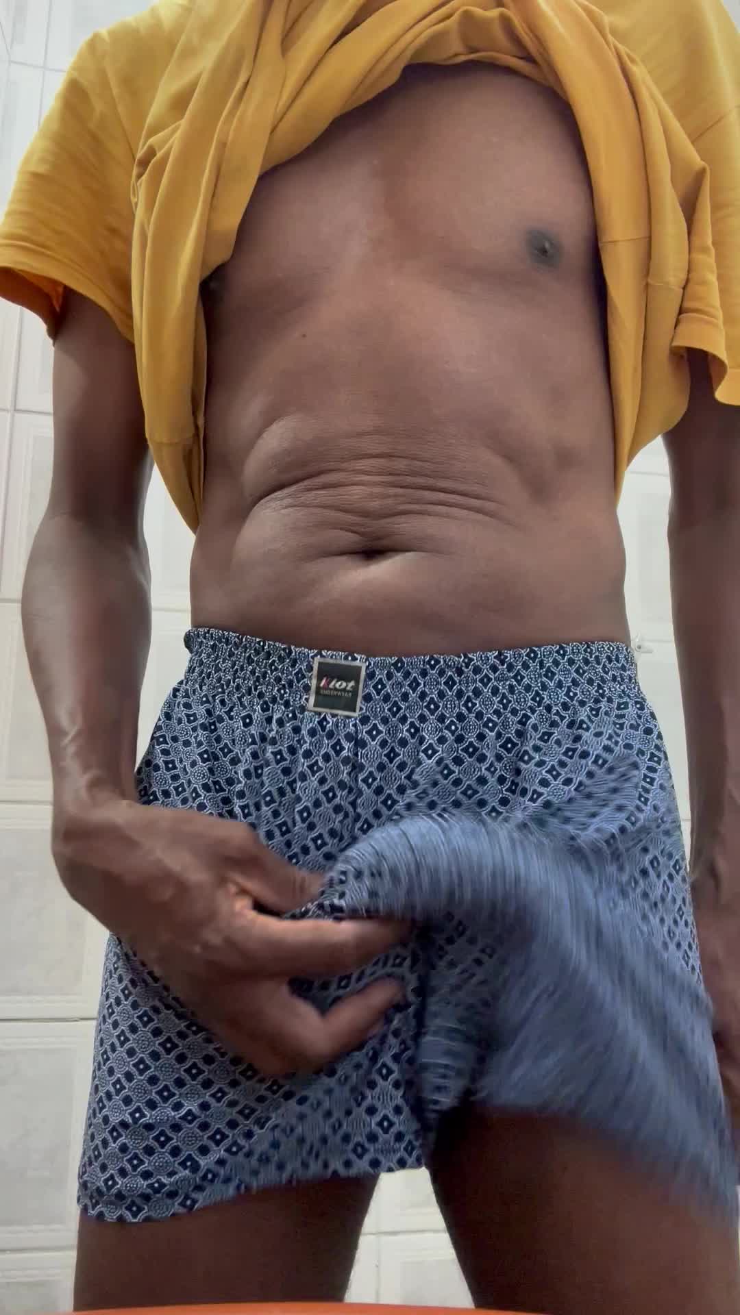 Masturbação, exibicionismo e pinto grande