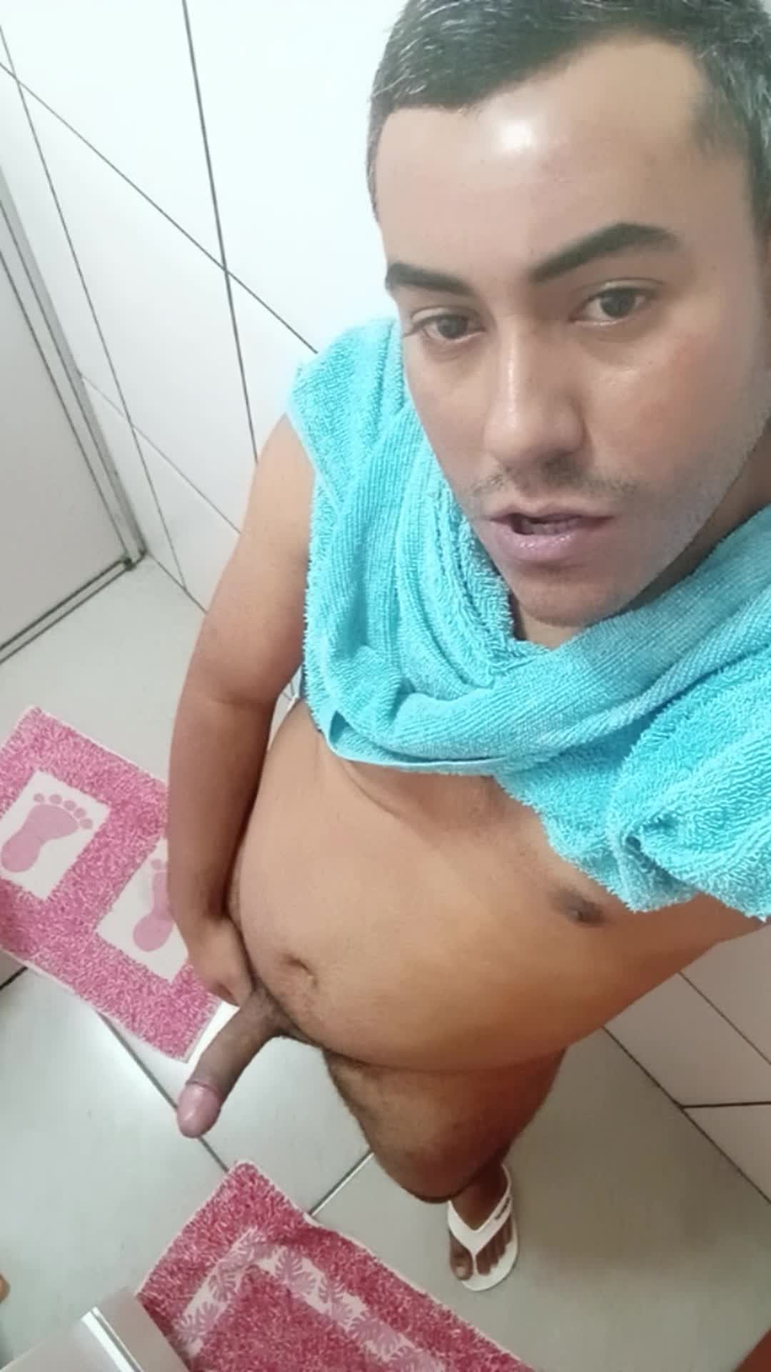Exibicionismo e solo com corpo sarado e pinto avantajado
