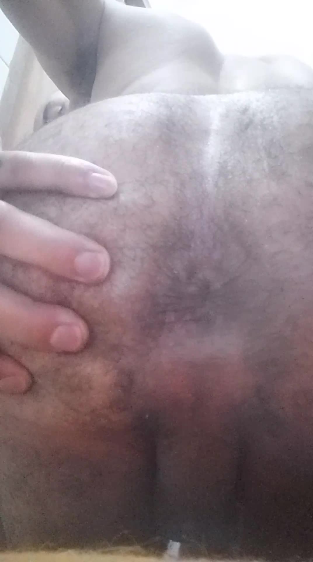 Exibicionismo e toque sensual em momento íntimo