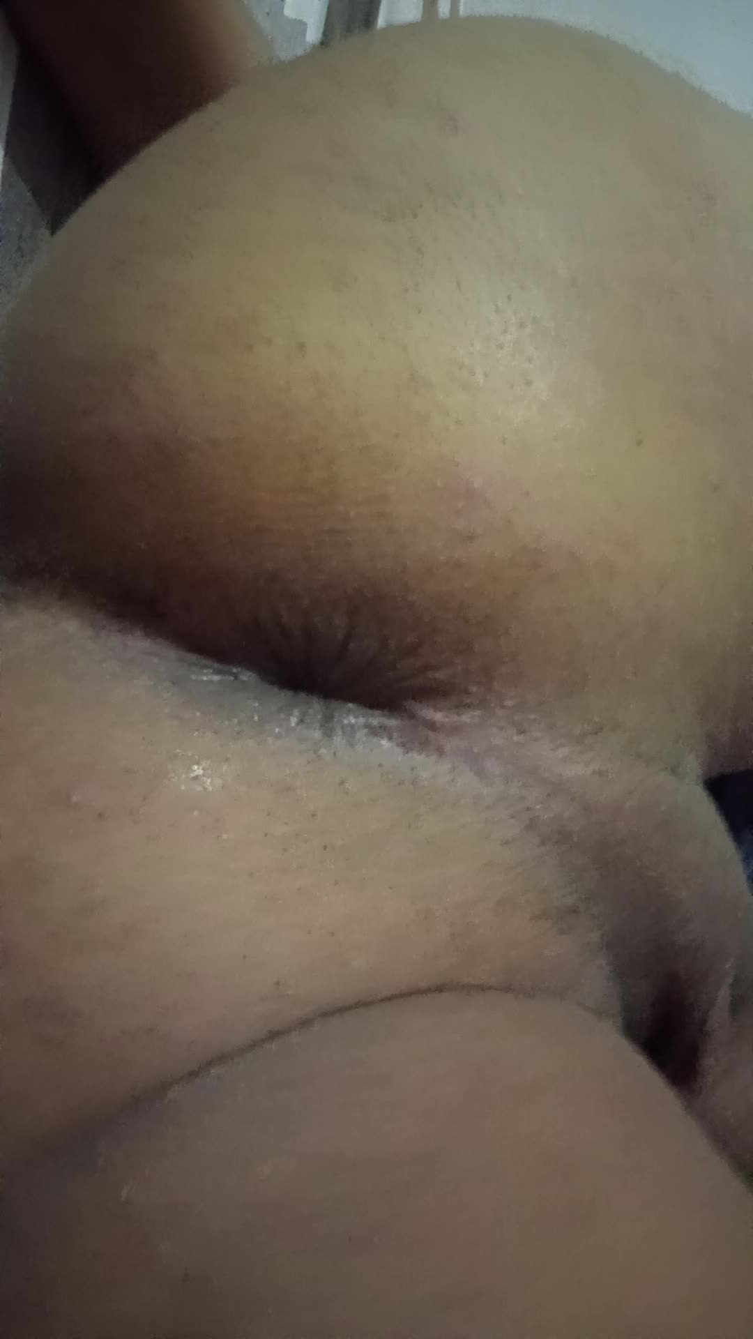 Exploração anal e toques sensuais