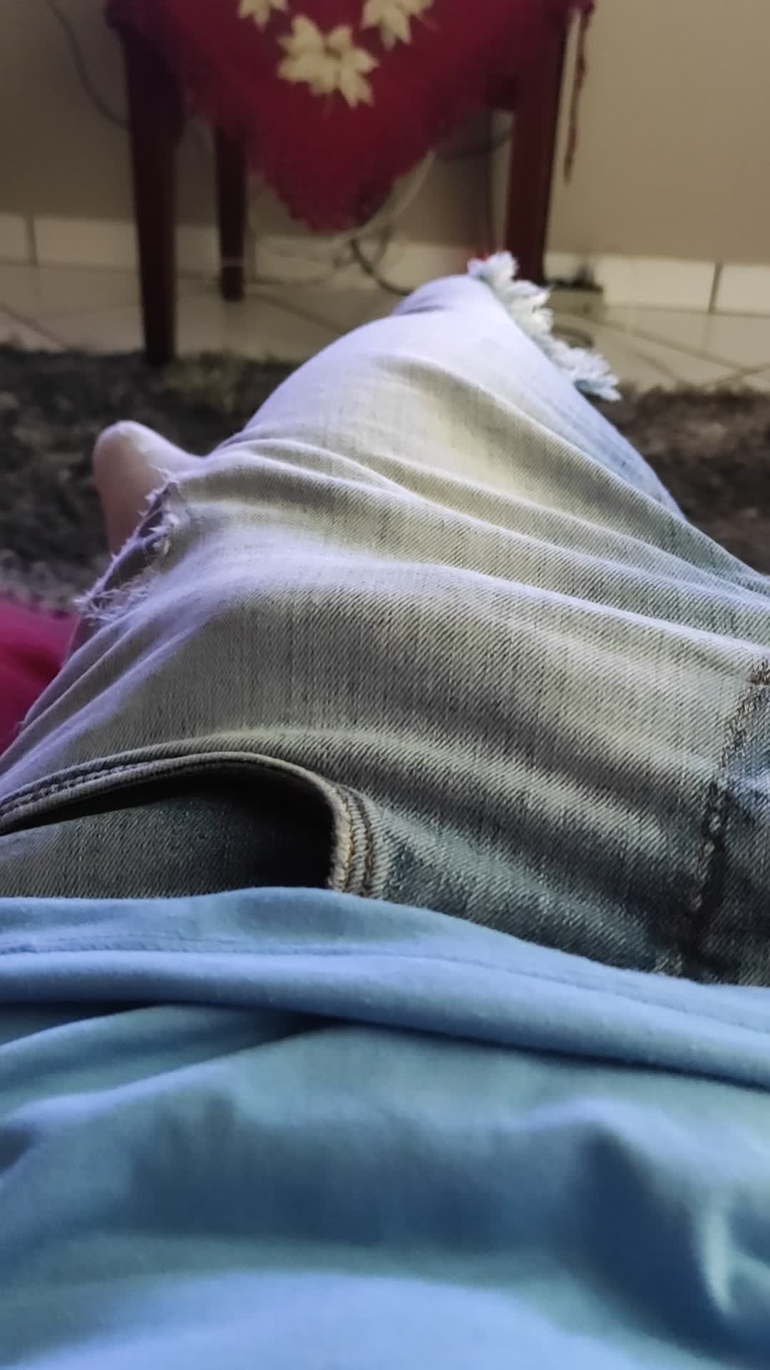 Jeans justo e volume provocante