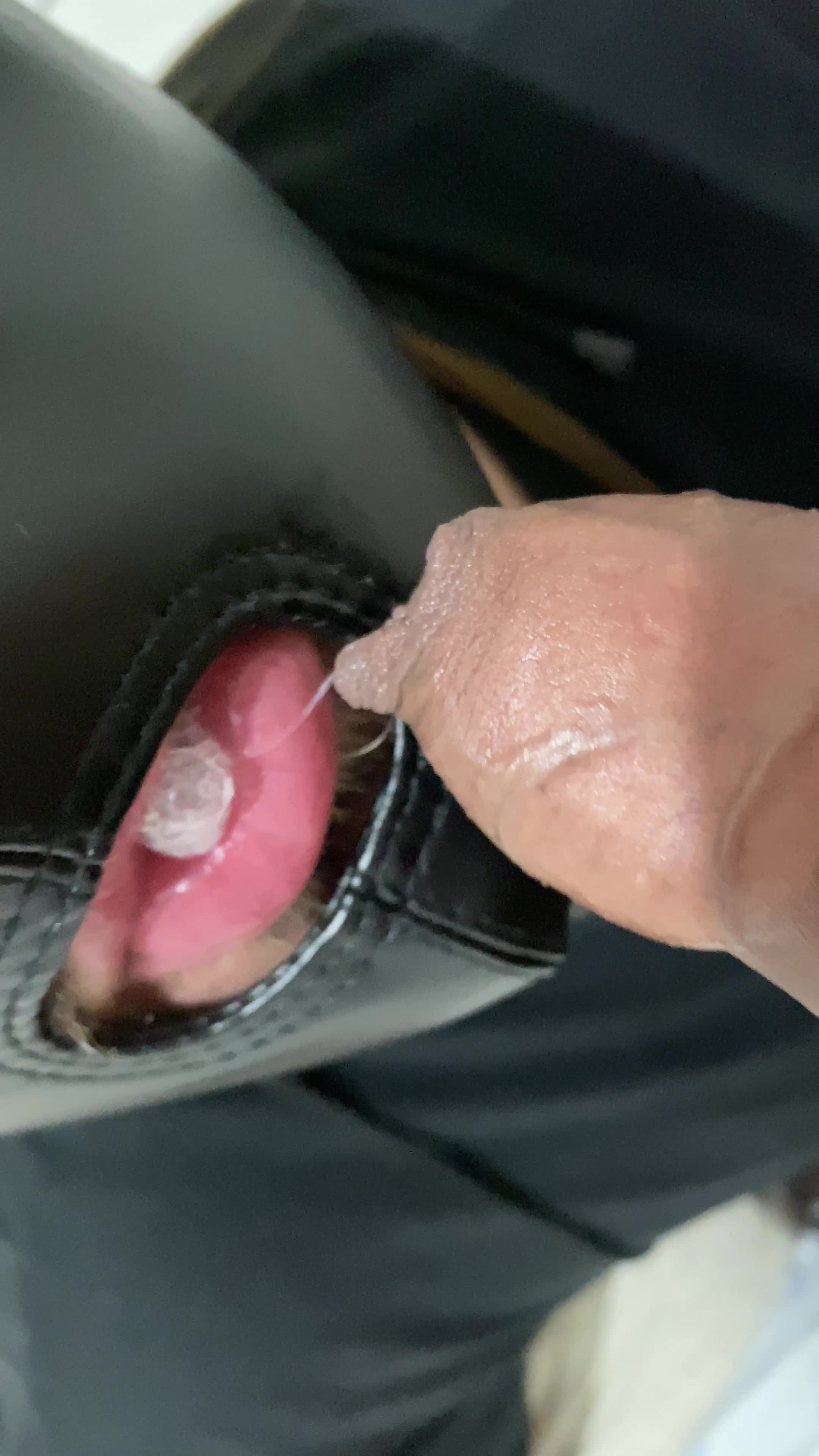 Prazer anal intenso e gozo