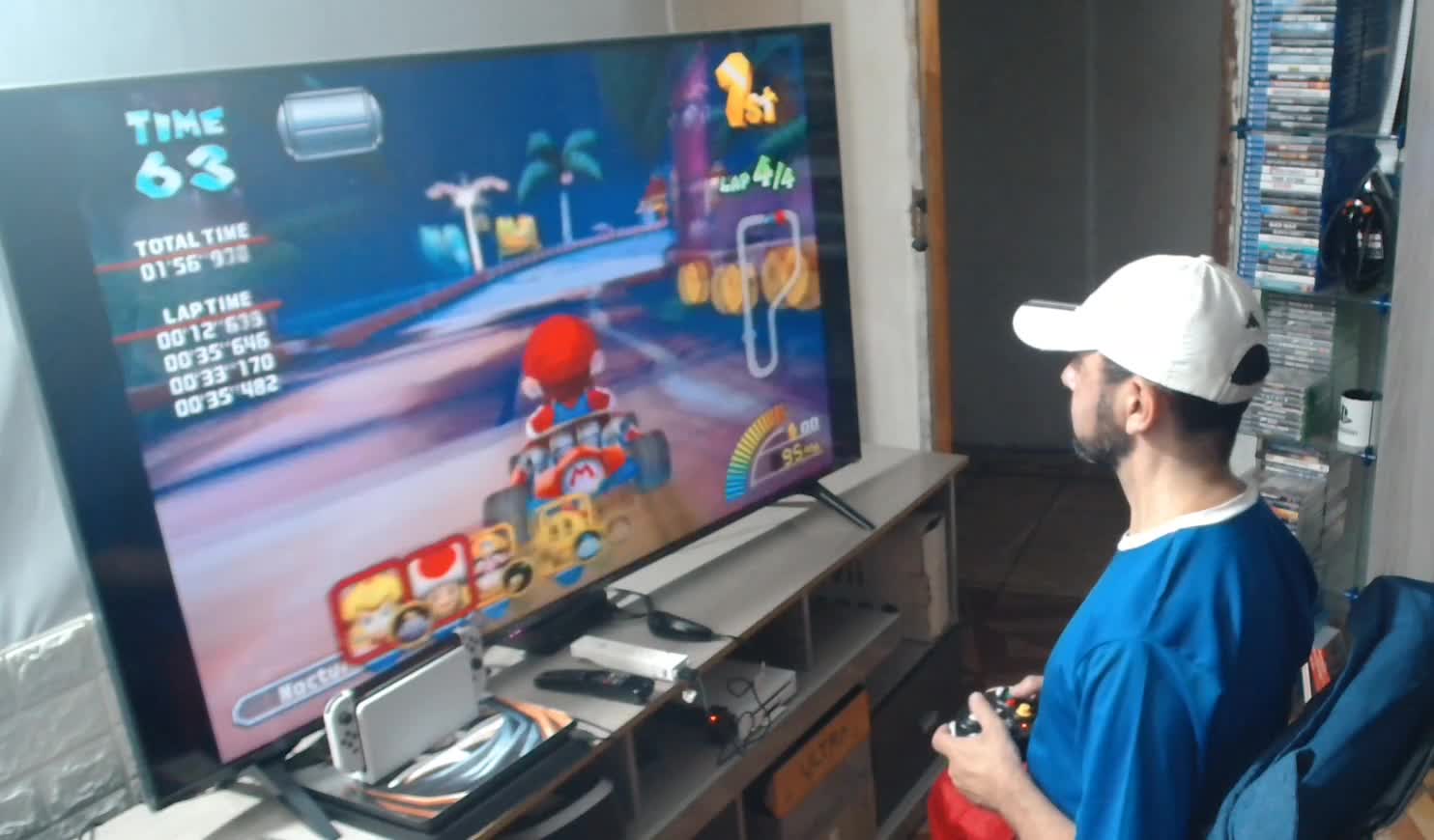 Homem em corrida intensa no videogame