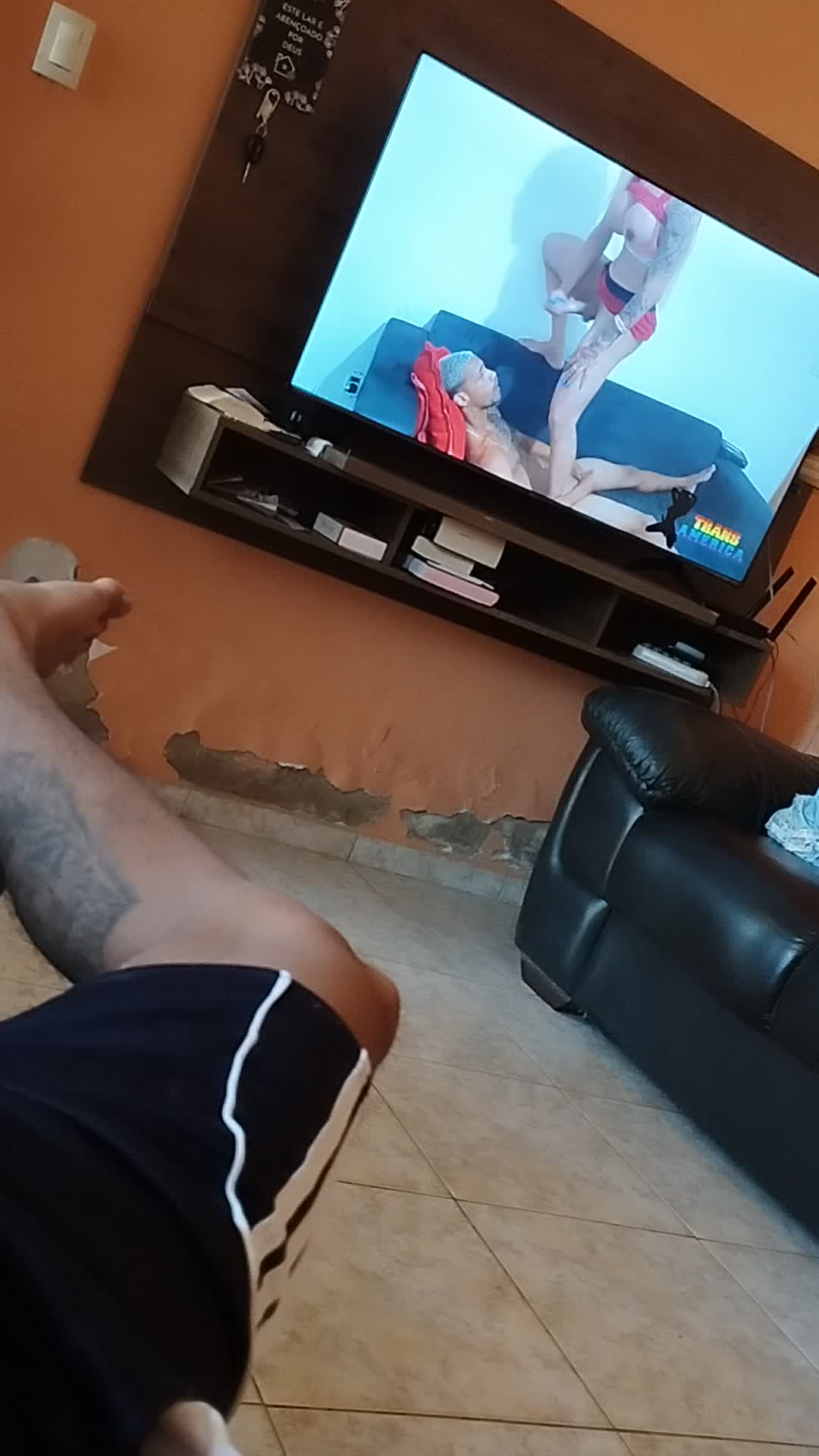 Masturbação, orgasmo e esperma com Irurby