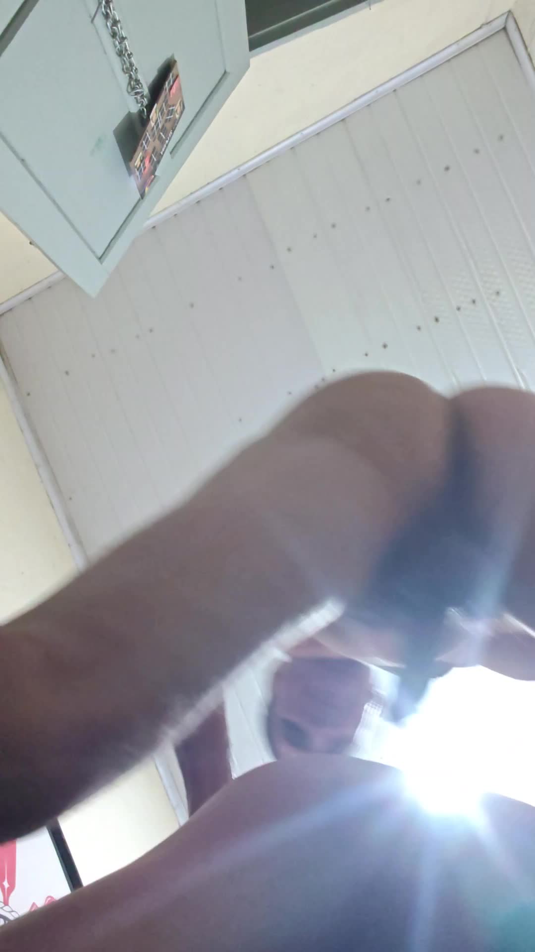Prazer anal intenso, gozo e gemendo