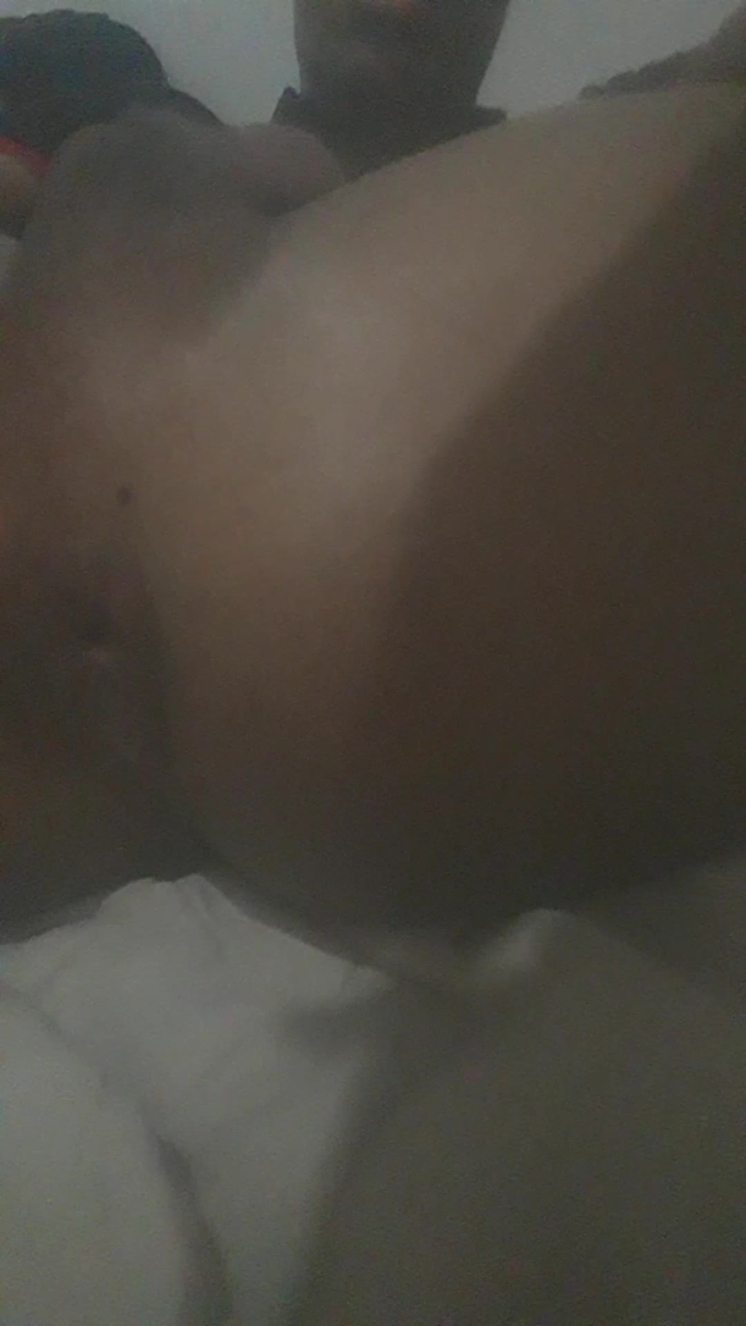 Masturbação sensual e toque íntimo provocante