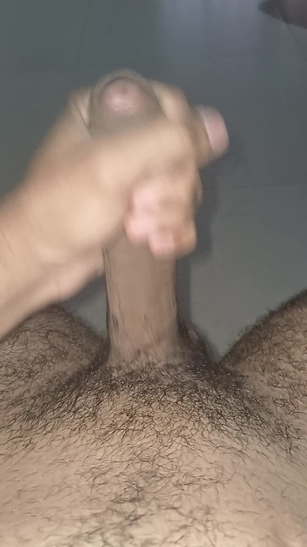 Masturbação solo com orgasmo intenso