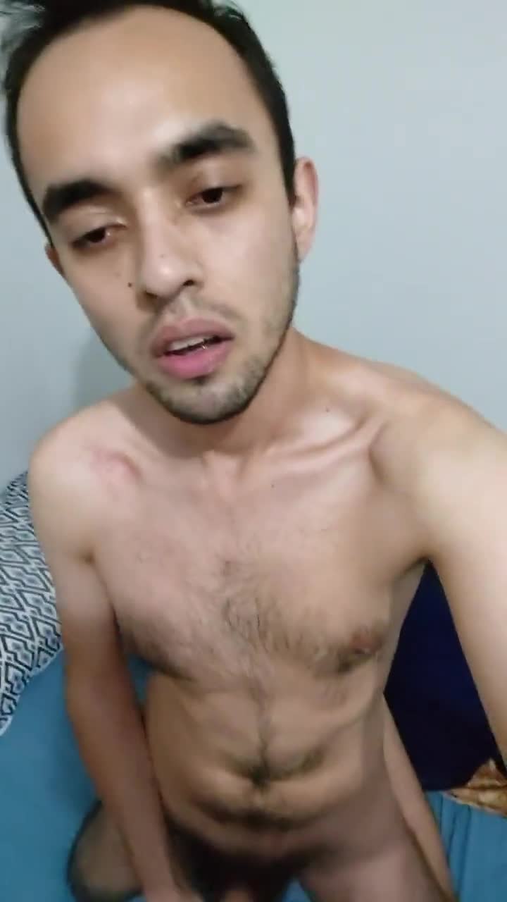Masturbação sensual de homem jovem